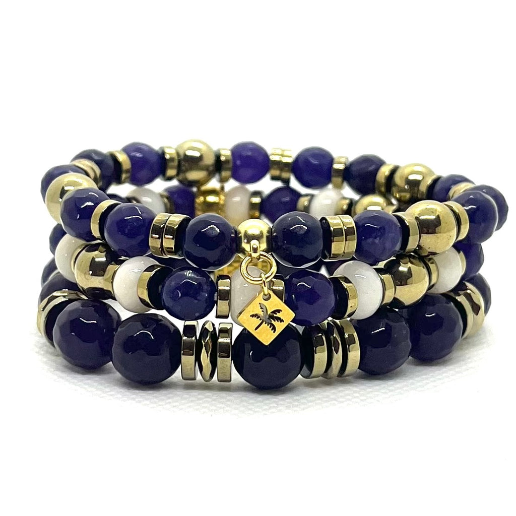 Bracelet calcédoine mauve à facettes porté au poignet