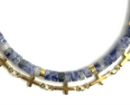 Bracelet double rang jaspe bleu porté au poignet