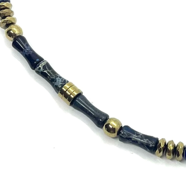 Collier Miss Bambou jaspe impérial bleu porté