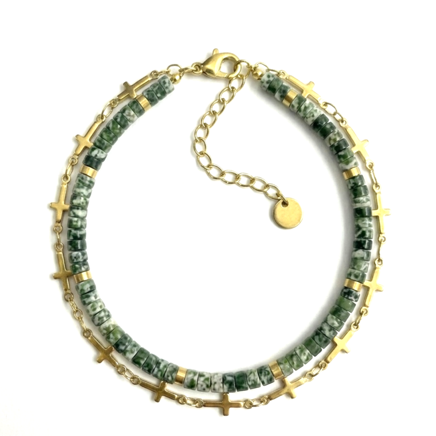 Bracelet double rang jaspe vert heishi et chaîne croix dorée