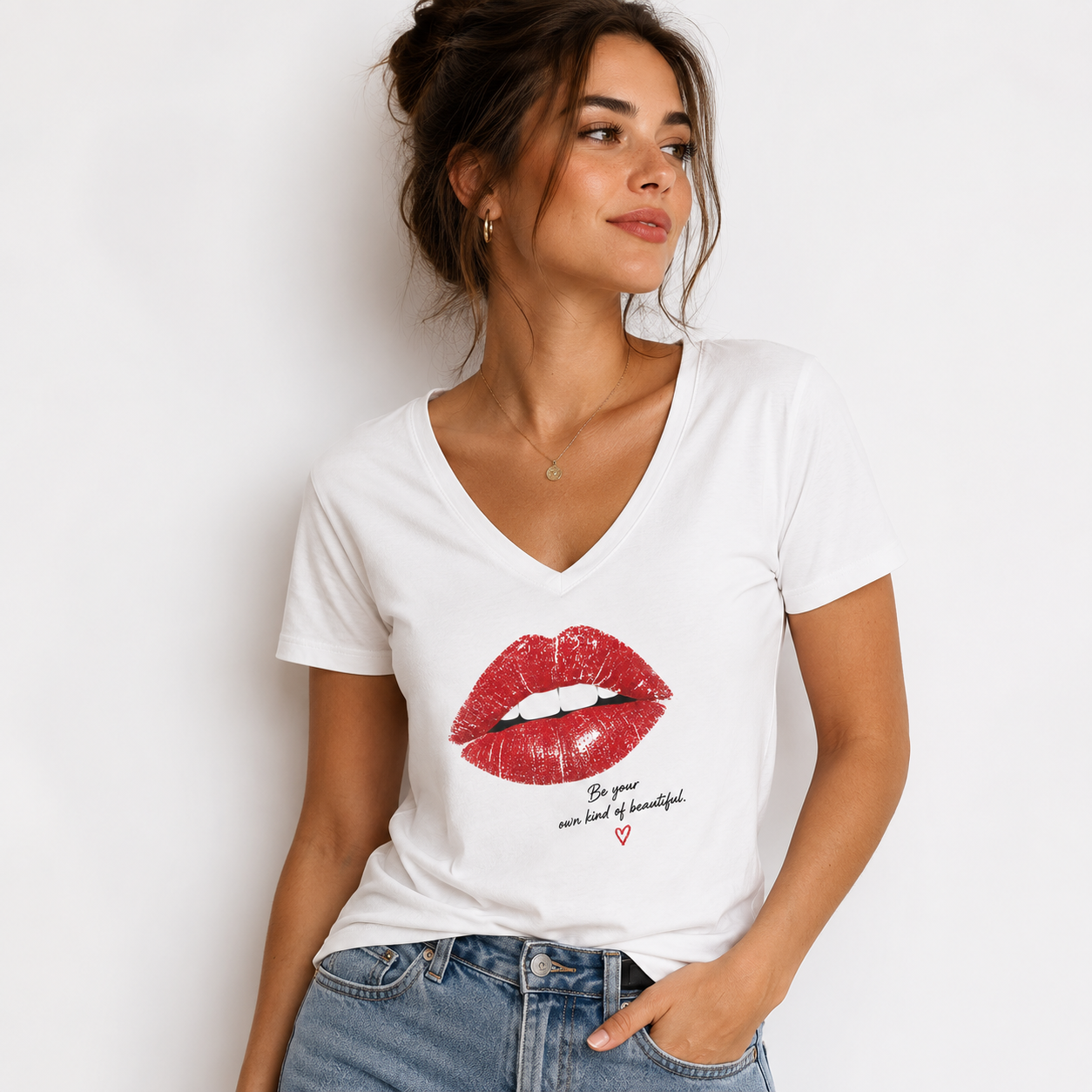 T-shirt femme col V Bouche Rouge Glamour : bouche rouge glamour, Be Your Own Kind of Beautiful
