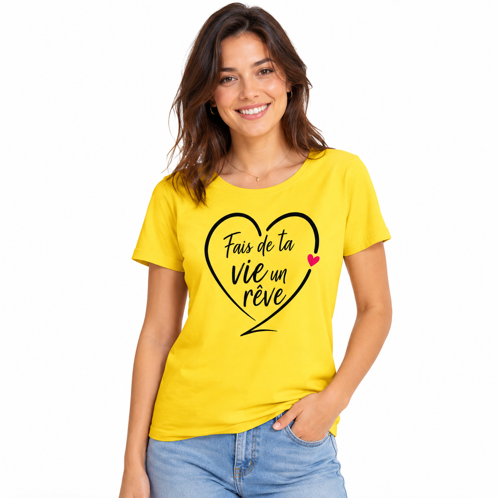 T-shirt femme jaune Fais de ta Vie un Rêve : détail du cœur et du slogan