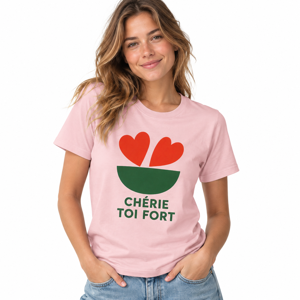 T-shirt femme rose Chérie Toi Fort, deux cœurs rouges sur un demi-cercle vert