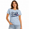 T-shirt femme bleu ciel Esprit Libre, lettrage crème sur bloc marine et petit cœur rose