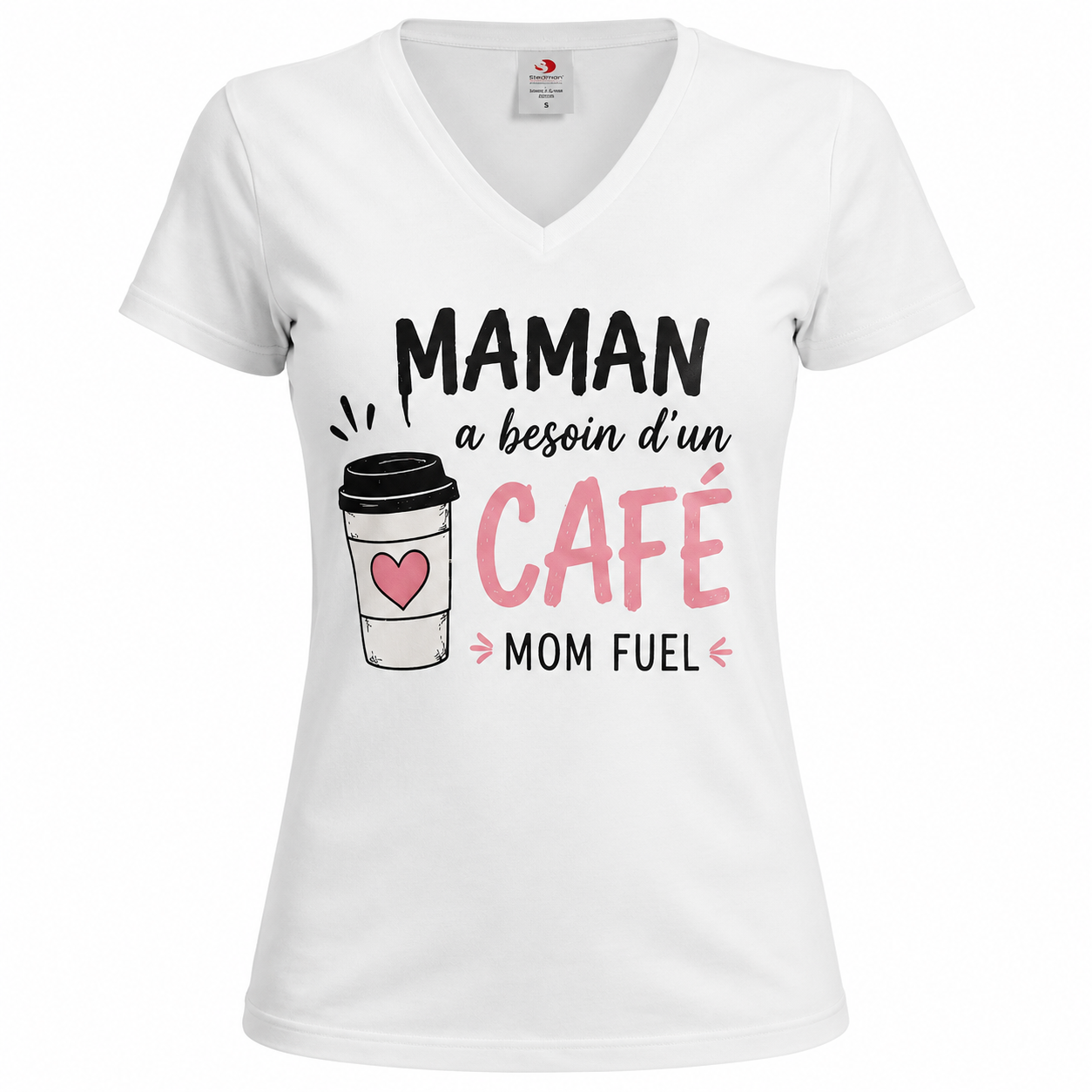 T-shirt femme Maman a Besoin d'un Café : détail du slogan café pour maman