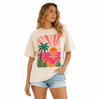 T-shirt oversize femme écru, coucher de soleil tropical avec palmier et mer rose