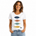 T-shirt femme Poissons : quatre poissons colorés et petit cœur, esprit méditerranéen